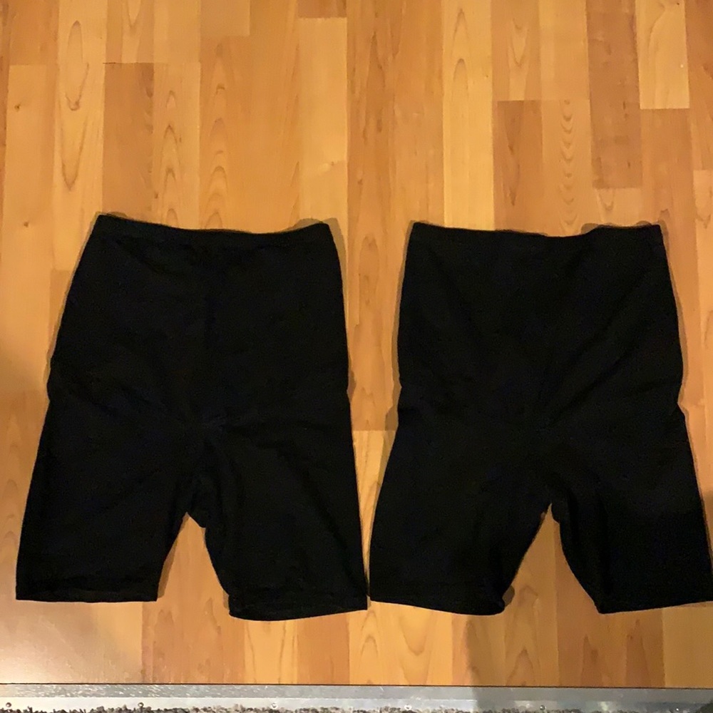 Lot of 2 cotton/spandex maternity bike shorts sz S